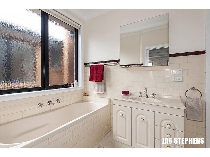 48 Severn Street, Newport VIC 3015