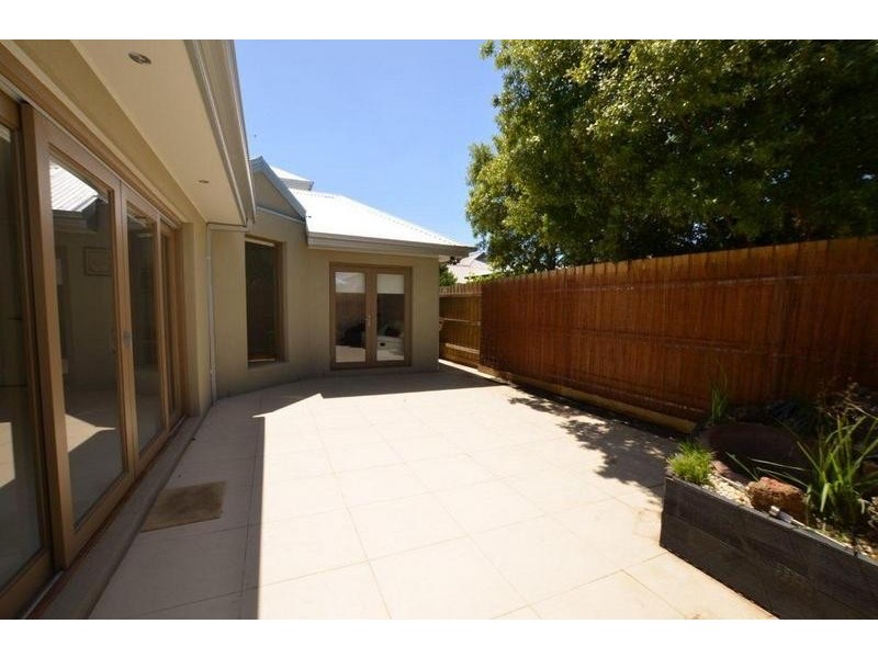 2 Franklin Street, Newport VIC 3015