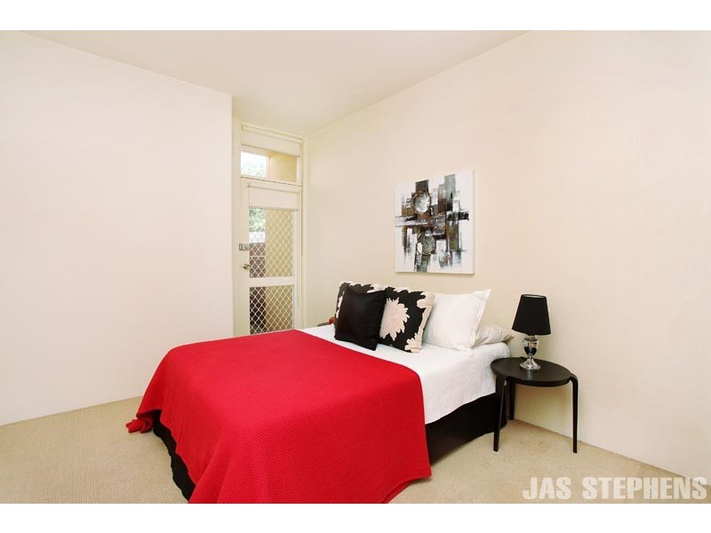 2/334 Nicholson Street, Yarraville VIC 3013