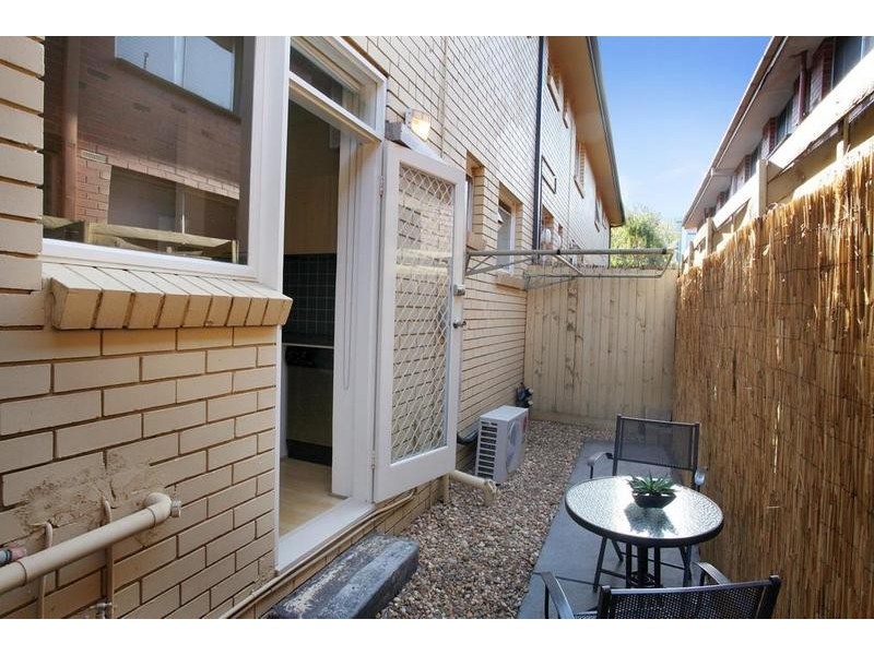 2/334 Nicholson Street, Yarraville VIC 3013