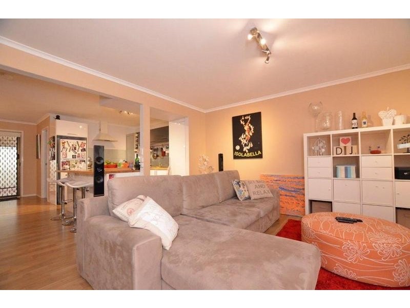 2/27 Empire Street, Footscray VIC 3011