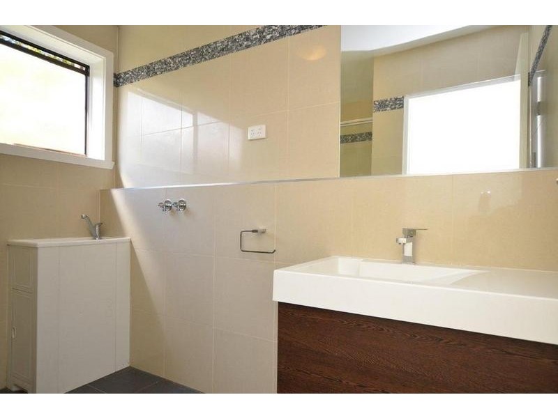 1/19 Barnett Street, Kensington VIC 3031