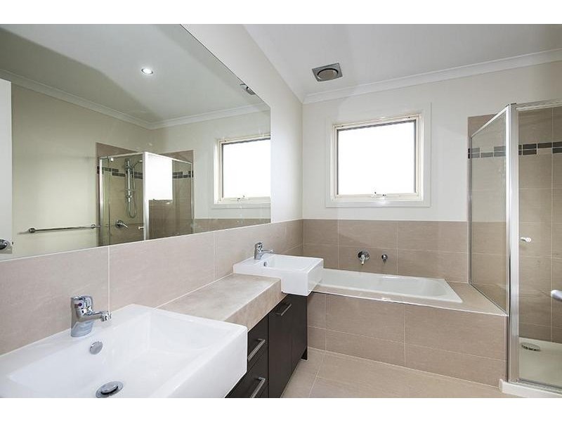 1/6 Bruce Street, West Footscray VIC 3012