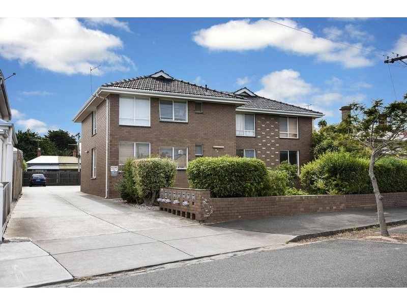 2/13 Dover Road, Williamstown VIC 3016