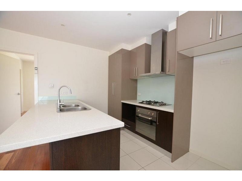 9 Desmond Street, Maidstone VIC 3012