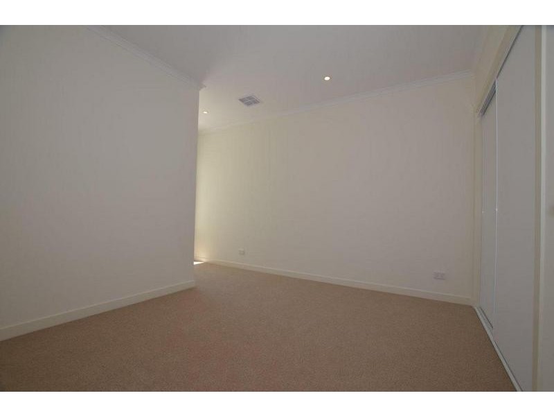 32 Souter Crescent, Footscray VIC 3011