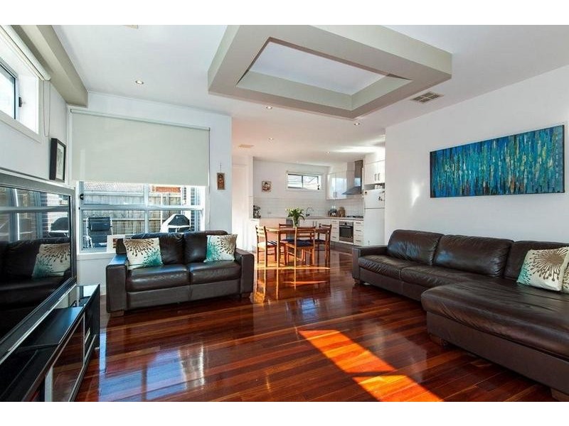 2/28 Thorpe Street, Newport VIC 3015