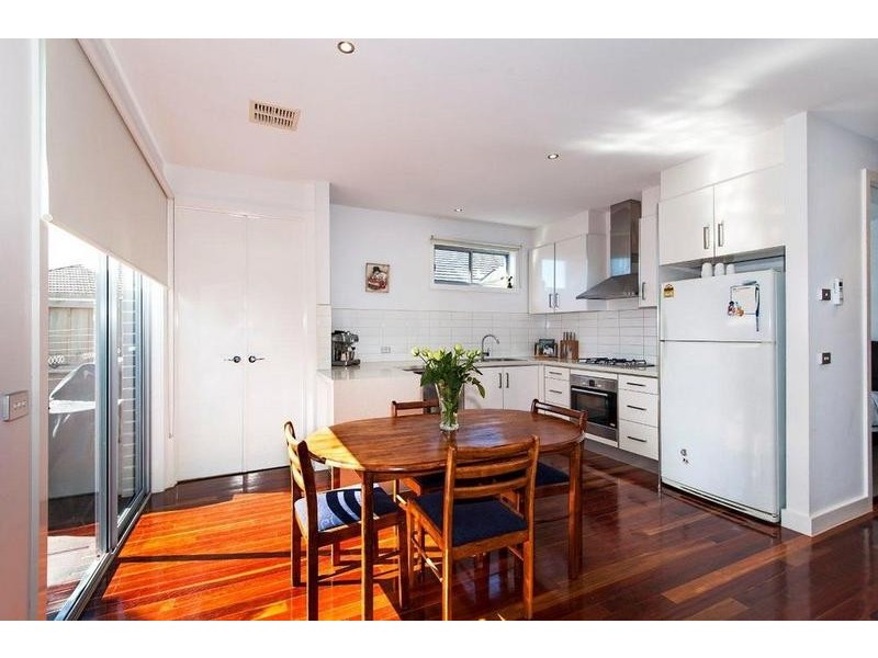 2/28 Thorpe Street, Newport VIC 3015