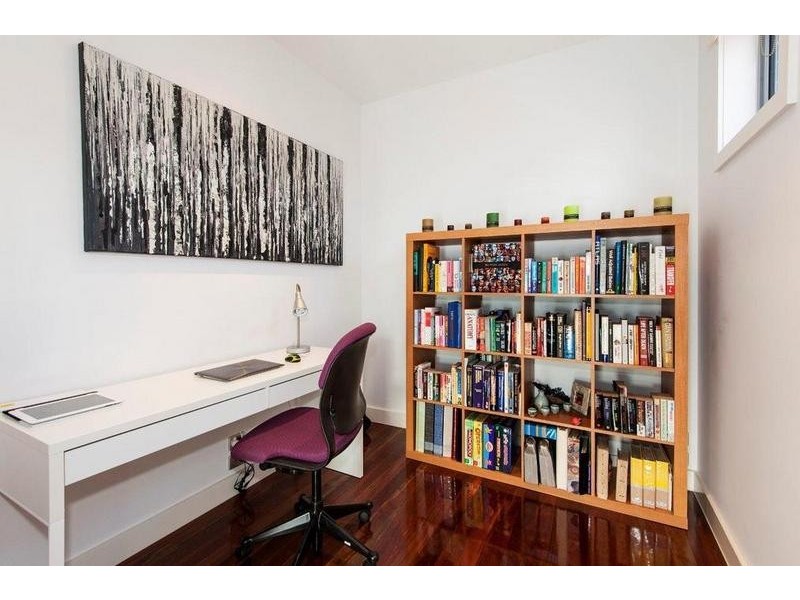 2/28 Thorpe Street, Newport VIC 3015