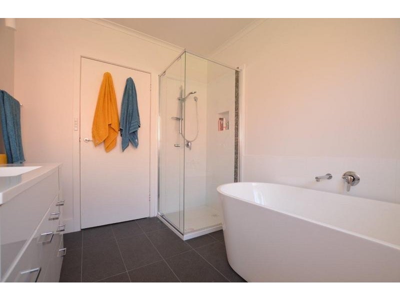 92 Hamilton St, Yarraville VIC 3013