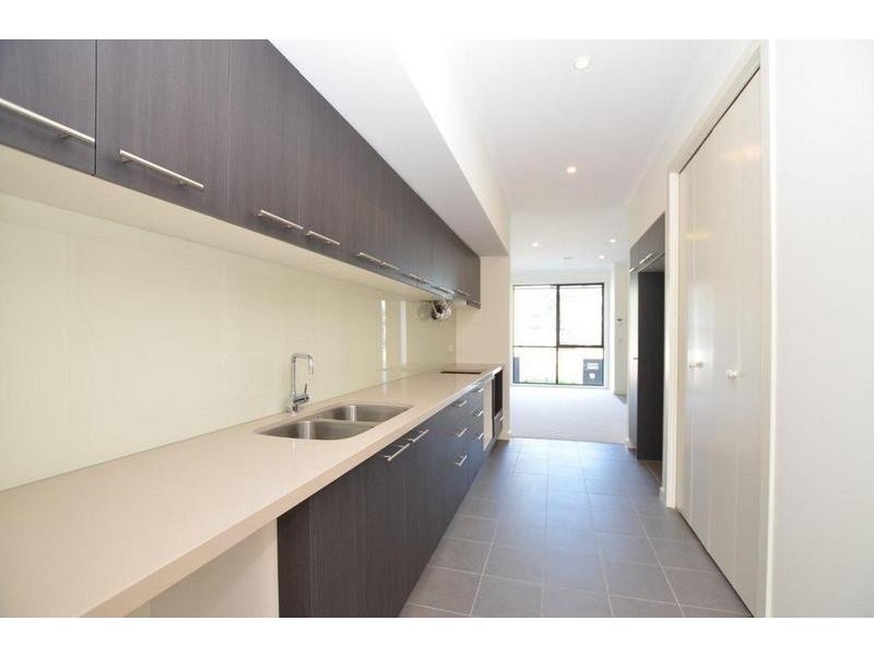 3/10 Cross Street, Footscray VIC 3011
