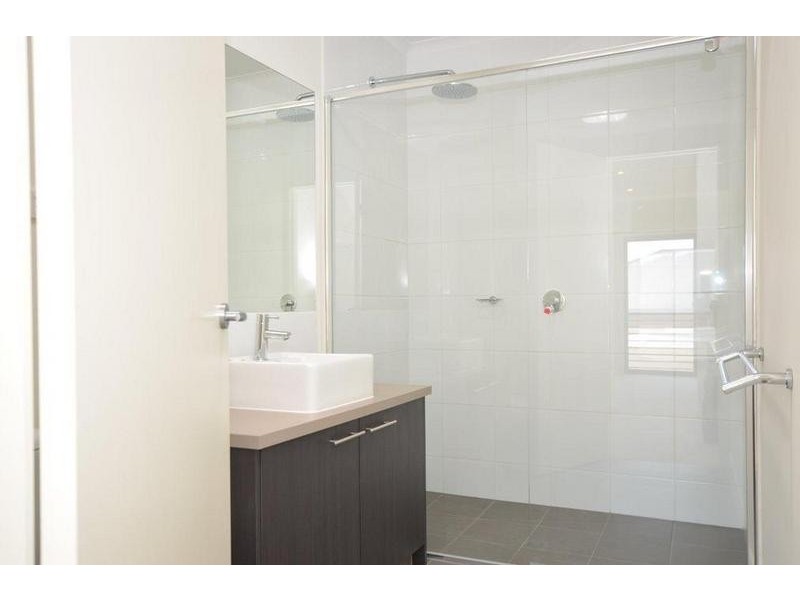 3/10 Cross Street, Footscray VIC 3011