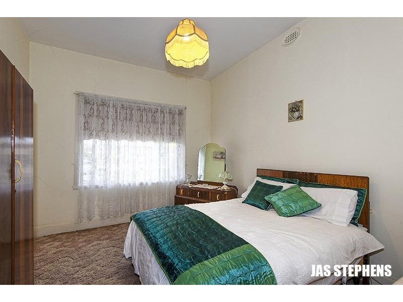 98 Wales Street, Kingsville VIC 3012