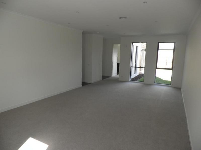 44 Mcdougall Drive, Footscray VIC 3011