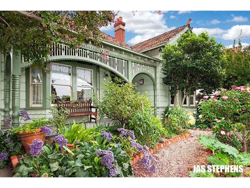 2 Pentland Parade, Seddon VIC 3011