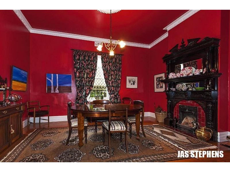 2 Pentland Parade, Seddon VIC 3011