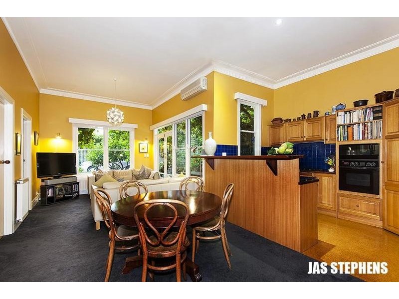 2 Pentland Parade, Seddon VIC 3011