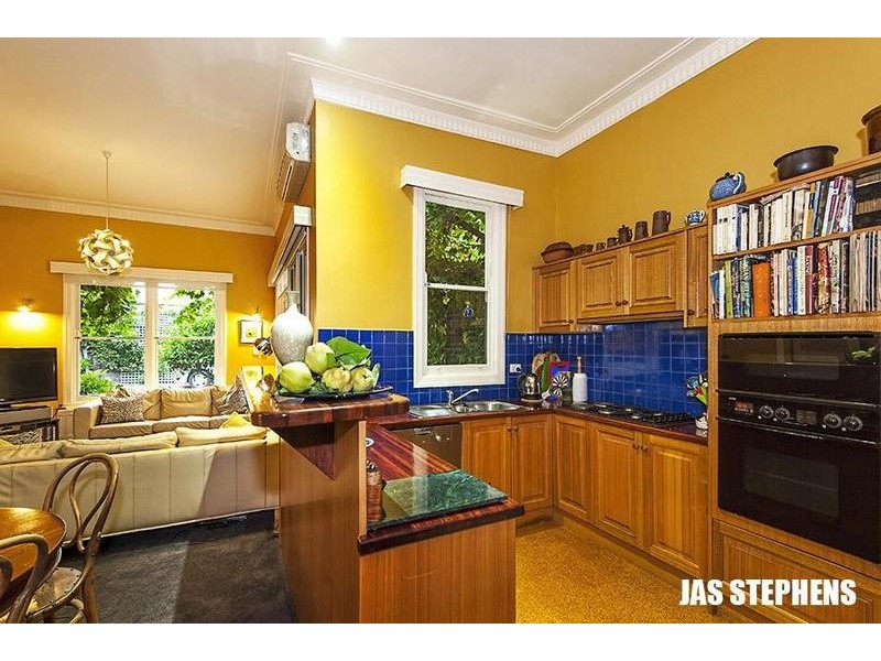 2 Pentland Parade, Seddon VIC 3011