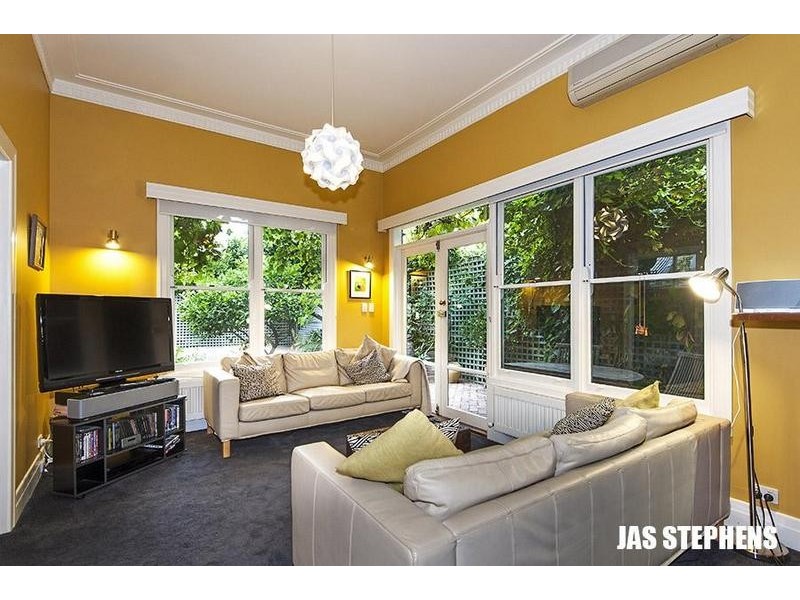 2 Pentland Parade, Seddon VIC 3011