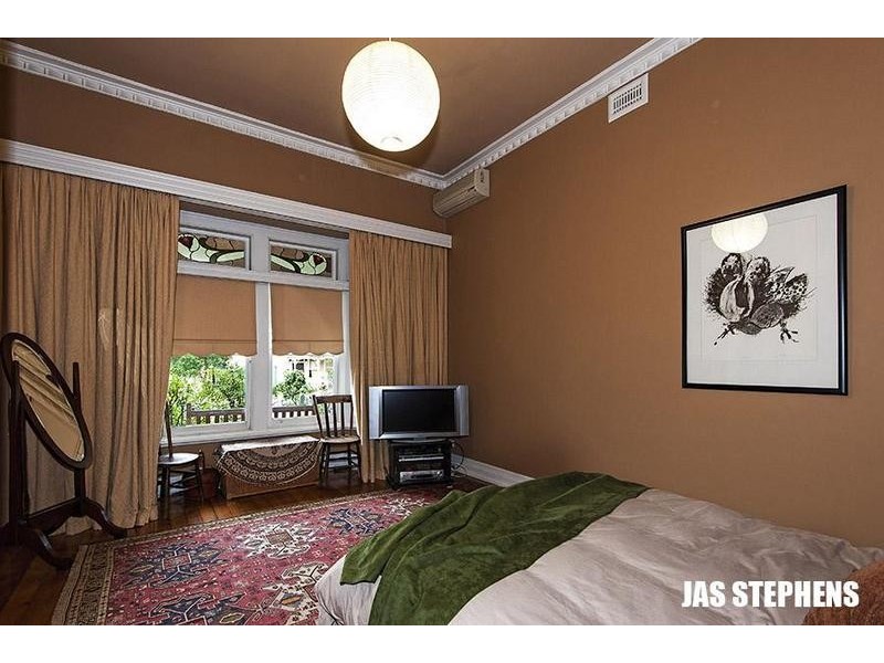 2 Pentland Parade, Seddon VIC 3011