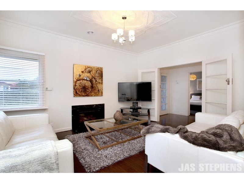 12 Suffolk Street, Maidstone VIC 3012