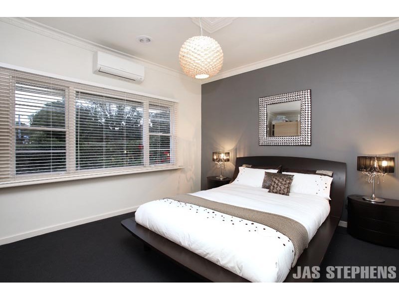 12 Suffolk Street, Maidstone VIC 3012