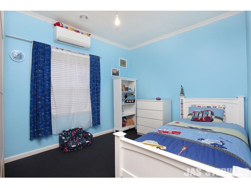 12 Suffolk Street, Maidstone VIC 3012