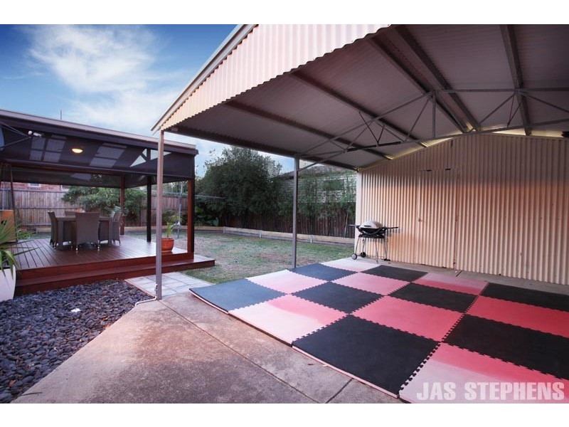 12 Suffolk Street, Maidstone VIC 3012