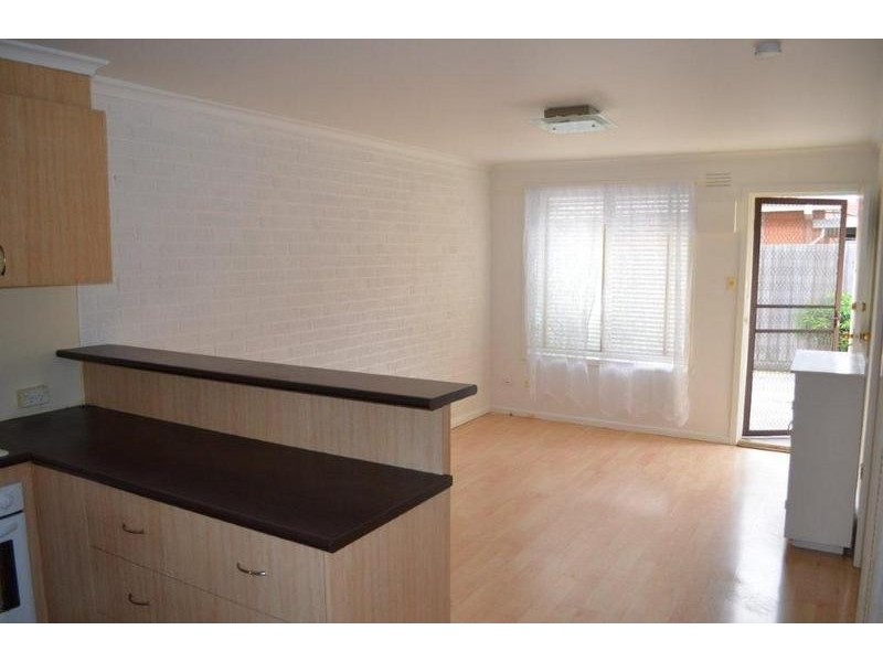 2/5 Govan Court, Footscray VIC 3011