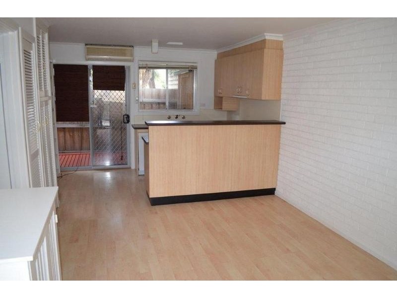 2/5 Govan Court, Footscray VIC 3011