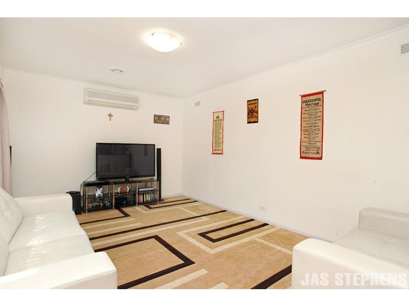 2/145 Essex Street, West Footscray VIC 3012