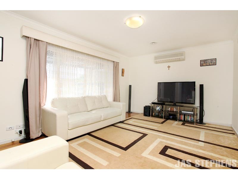 2/145 Essex Street, West Footscray VIC 3012