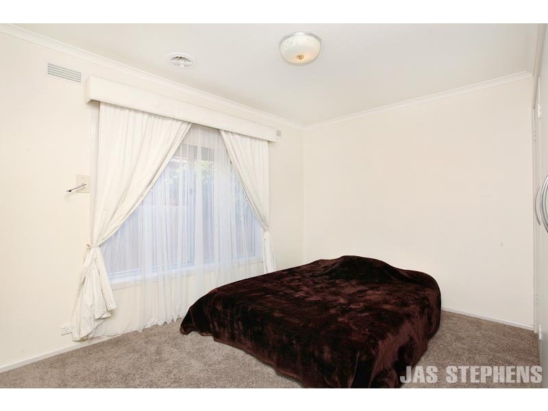 2/145 Essex Street, West Footscray VIC 3012