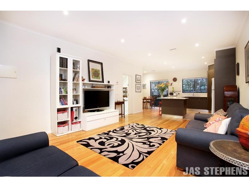 2/21 Waratah Street, West Footscray VIC 3012