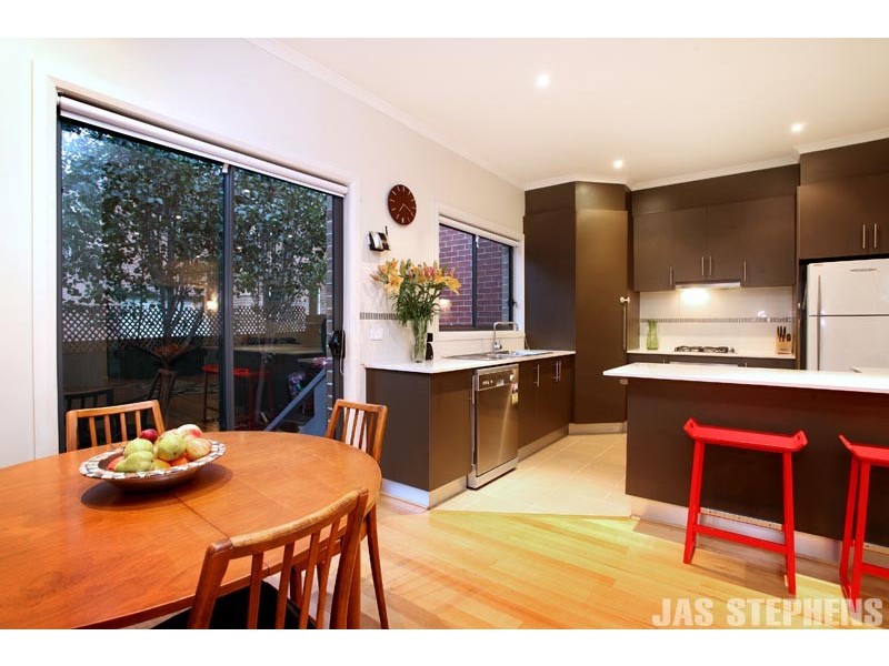 2/21 Waratah Street, West Footscray VIC 3012