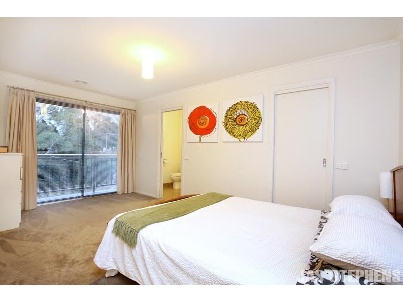 2/21 Waratah Street, West Footscray VIC 3012
