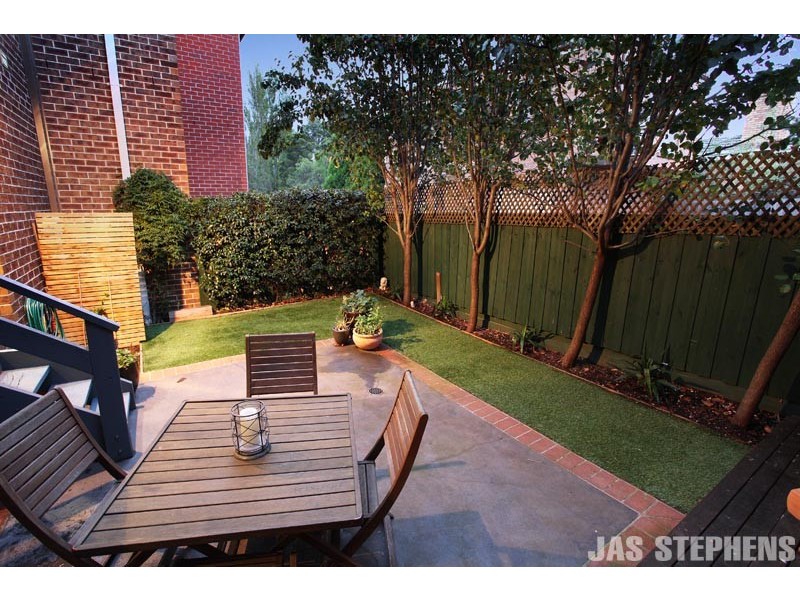 2/21 Waratah Street, West Footscray VIC 3012