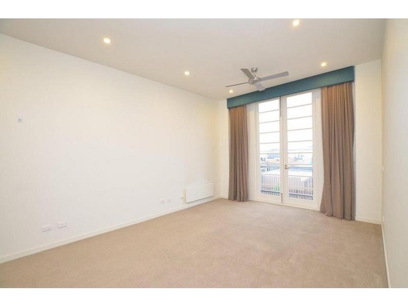 105/64 Cross Street, Footscray VIC 3011