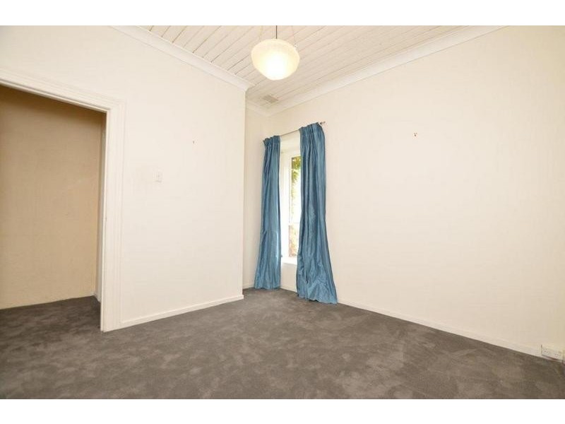 2/98 Summerhill Road, West Footscray VIC 3012