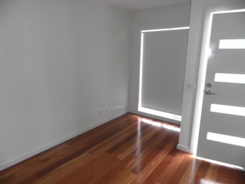 7 Desmond Street, Maidstone VIC 3012