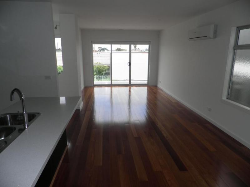 7 Desmond Street, Maidstone VIC 3012