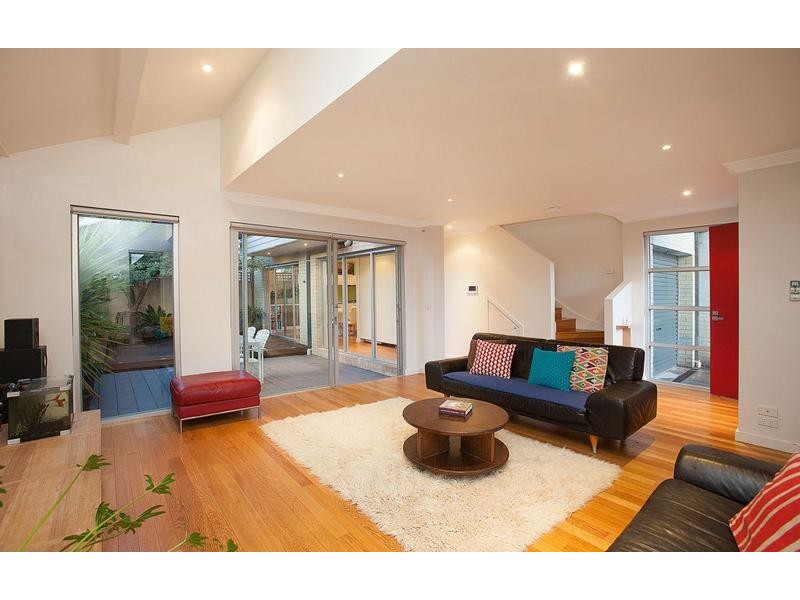 2/2A Coleman Street, Maidstone VIC 3012