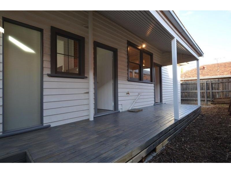 2 Warleigh Road, Footscray VIC 3011