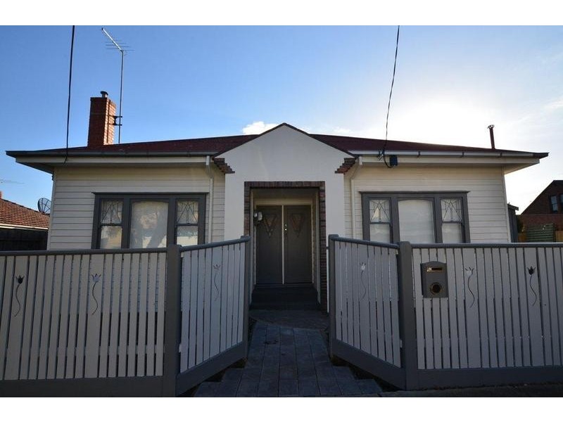 2 Warleigh Road, West Footscray VIC 3012