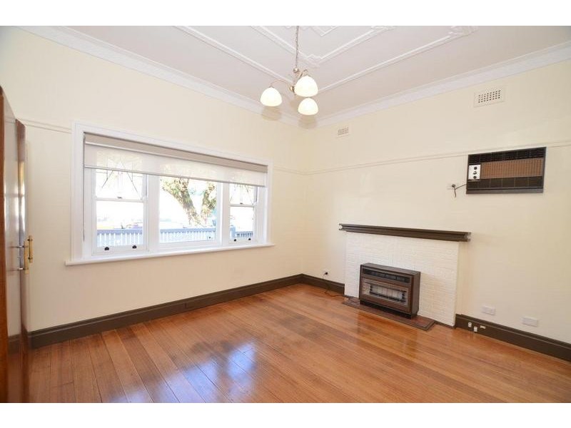 2 Warleigh Road, West Footscray VIC 3012
