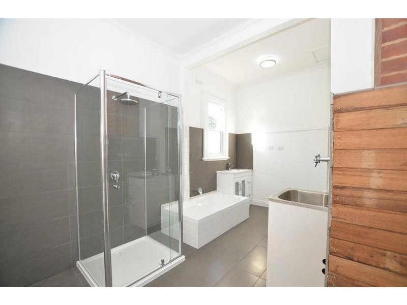 2 Warleigh Road, West Footscray VIC 3012
