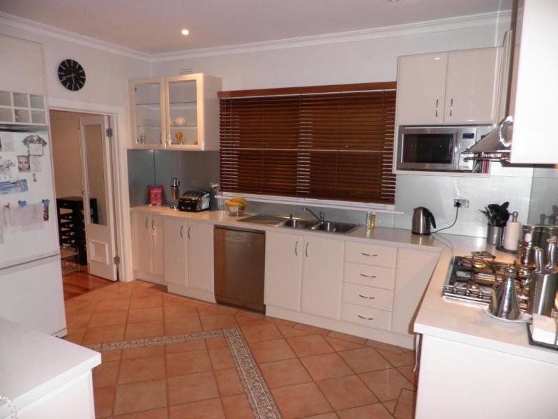 27 Suffolk Street, West Footscray VIC 3012