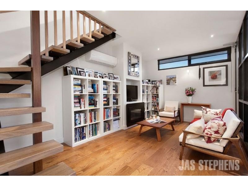 202/96 Pilgrim Street, Seddon VIC 3011