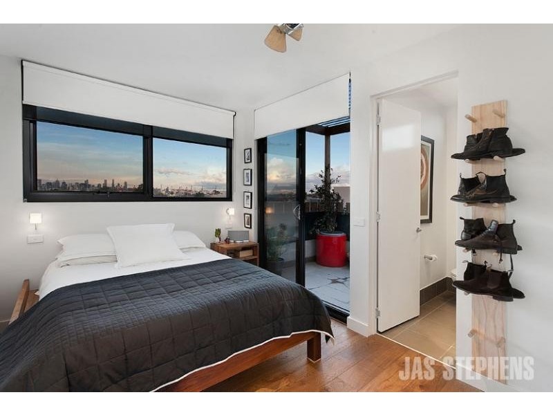 202/96 Pilgrim Street, Seddon VIC 3011