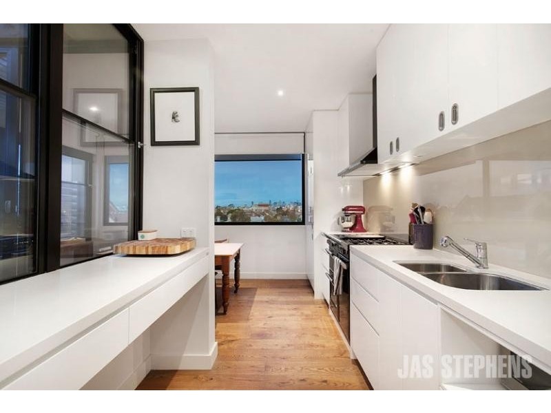 202/96 Pilgrim Street, Seddon VIC 3011